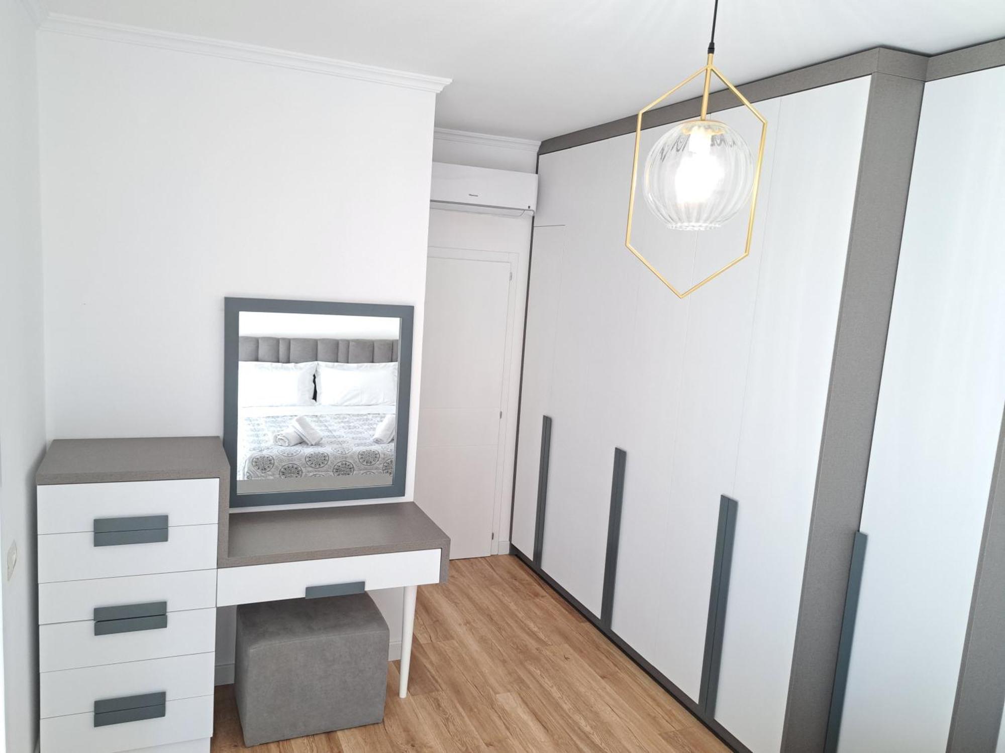 Pazari Luxury Central Apartment Tirana Exterior foto