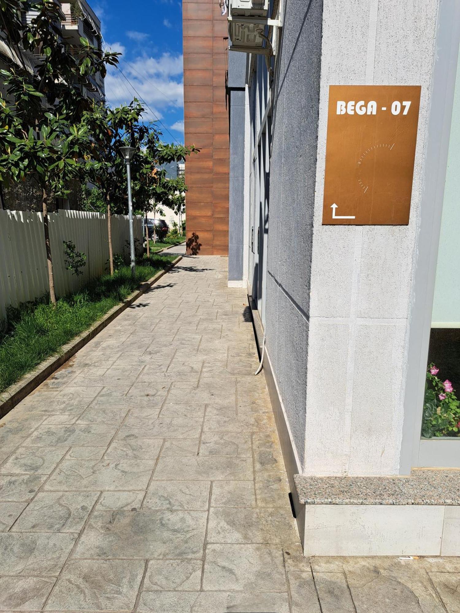Pazari Luxury Central Apartment Tirana Exterior foto